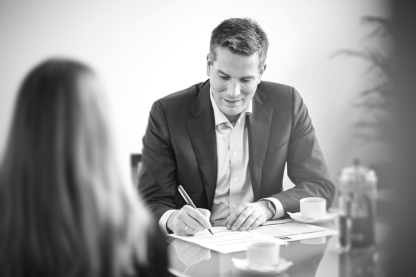 GlobeSearch consultant in client meeting
